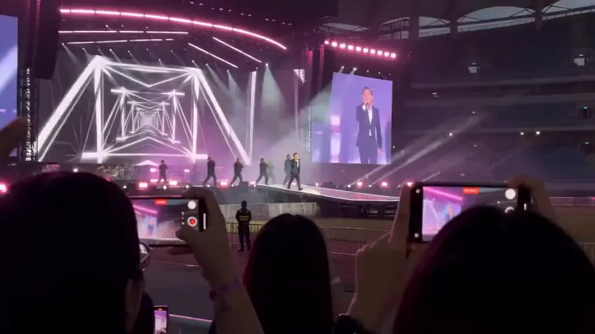 Solo performer, stadium runway stage
